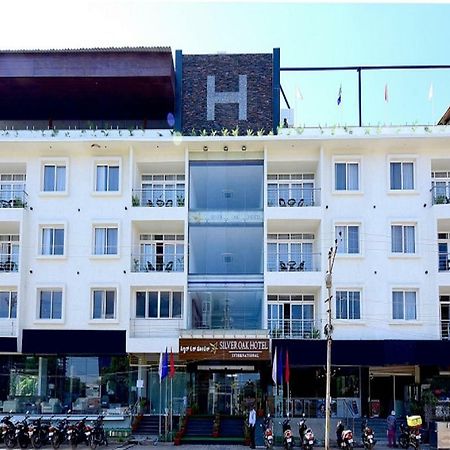 Silver Oak Hotel Mysore Eksteriør billede
