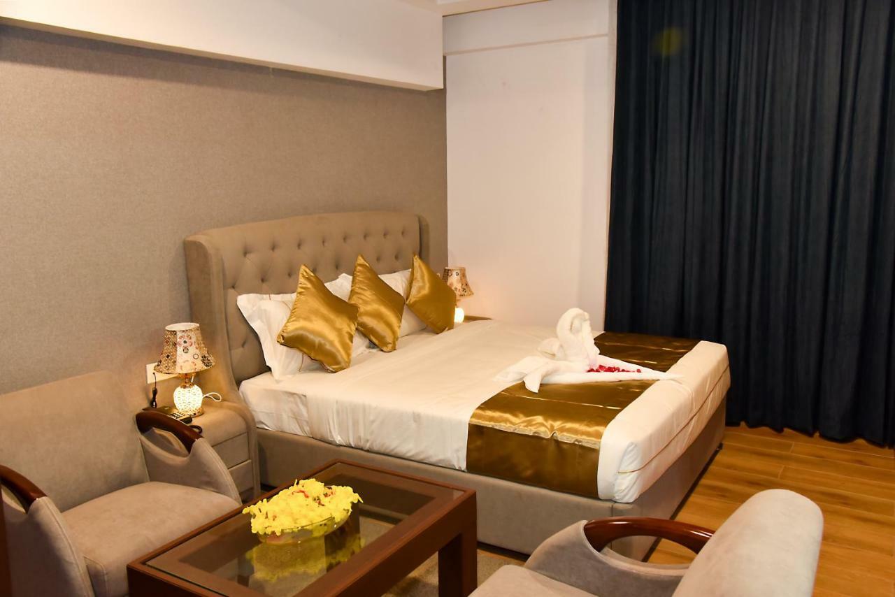 Silver Oak Hotel Mysore Eksteriør billede
