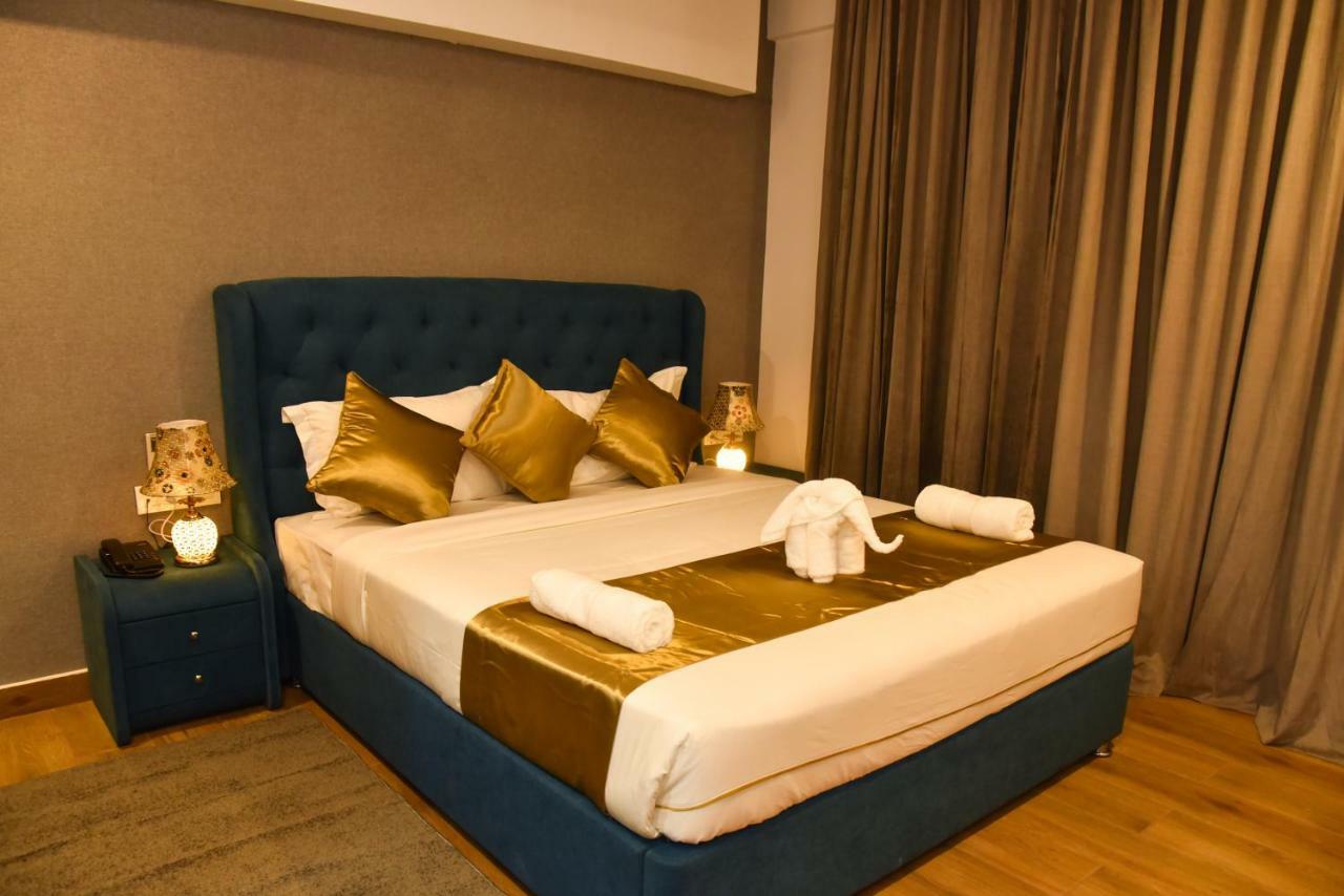 Silver Oak Hotel Mysore Eksteriør billede