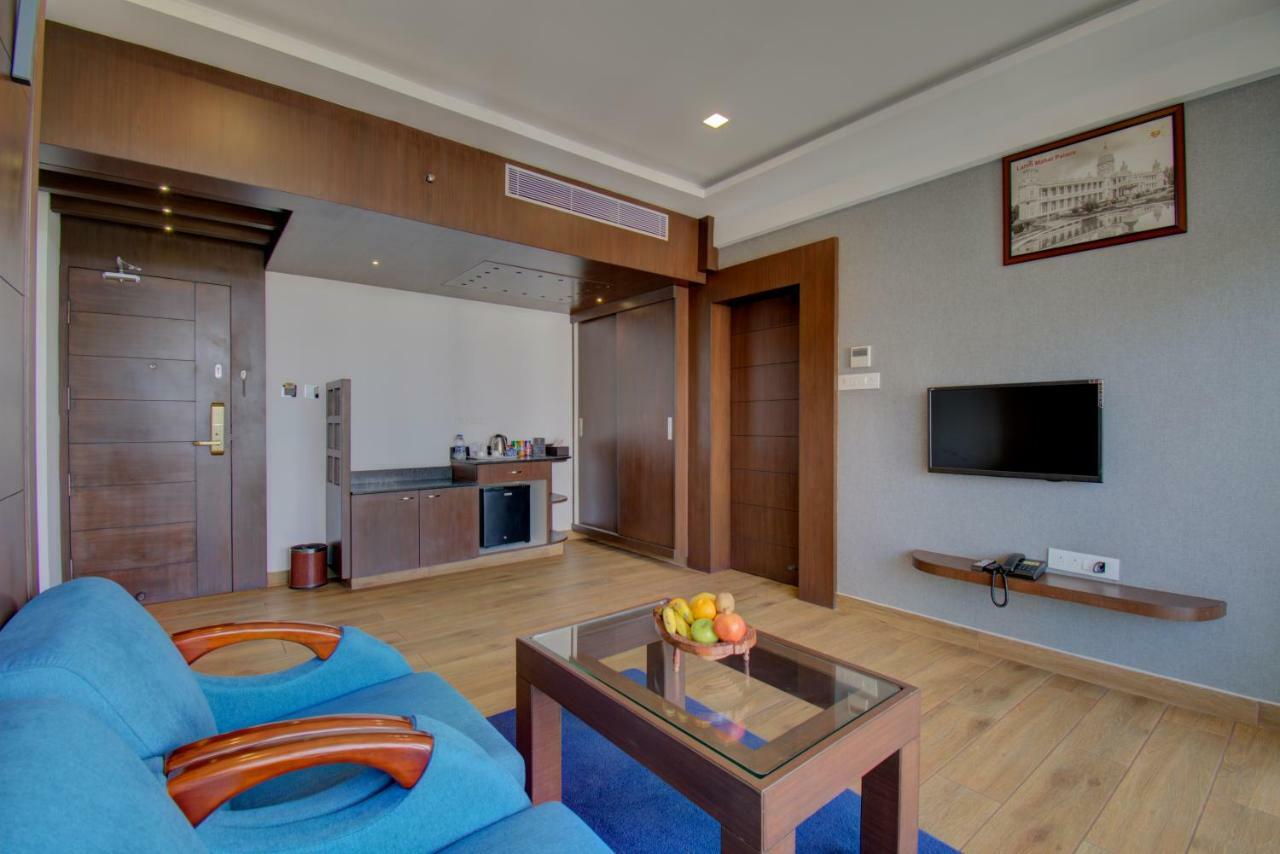 Silver Oak Hotel Mysore Eksteriør billede