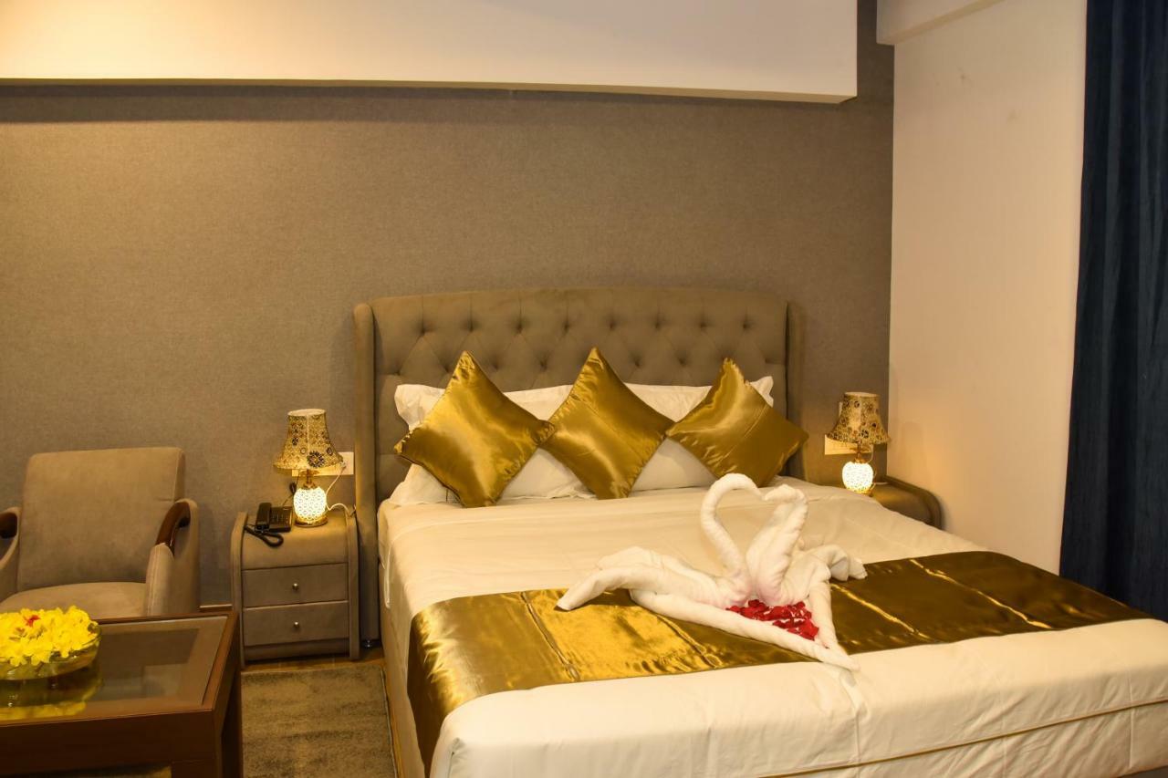 Silver Oak Hotel Mysore Eksteriør billede